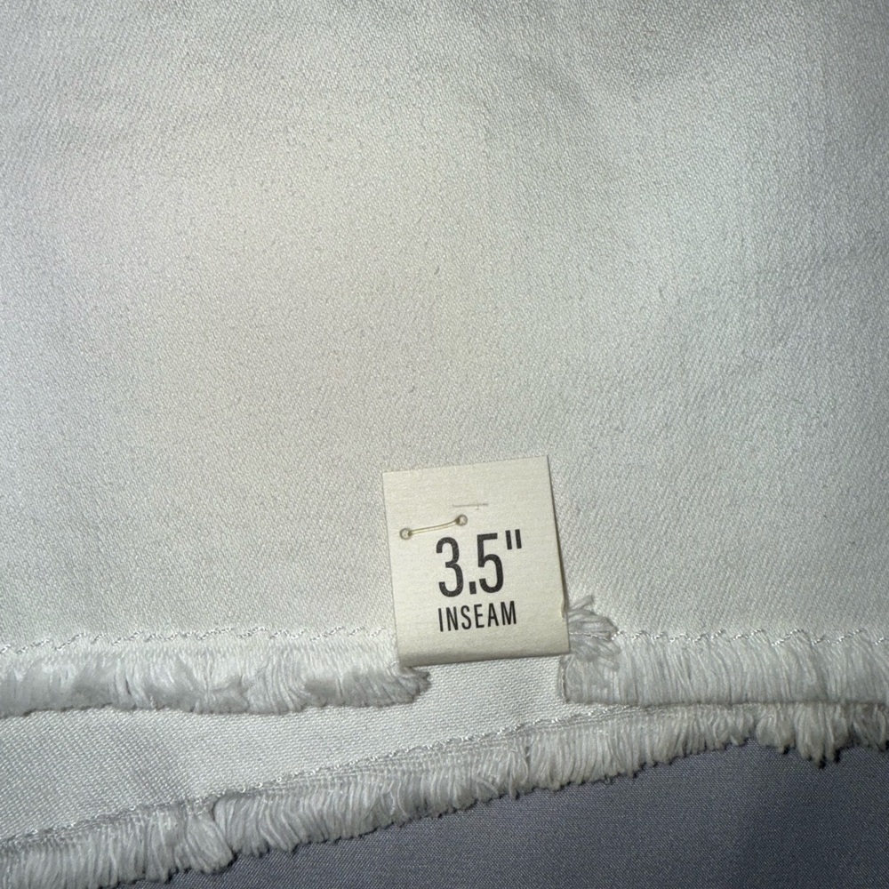 a.n.a Women's White Jean Shorts Size 18 - Picture 3 of 4